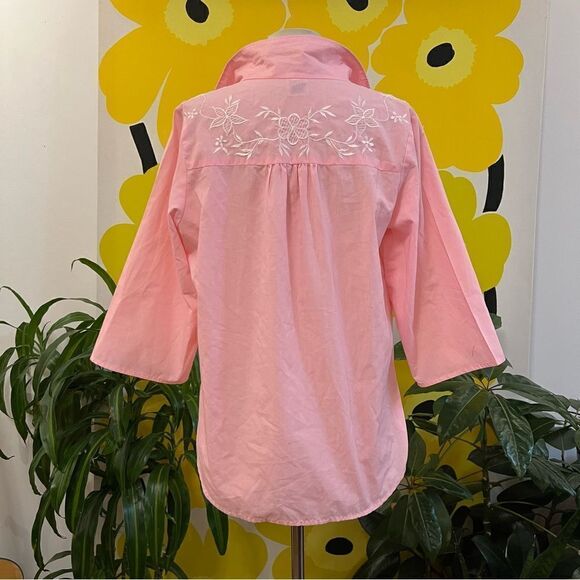 Vintage 1970s Caro Honolulu Floral Embroidered Hawaiian Button Up Popover Blouse - Picture 2 of 8